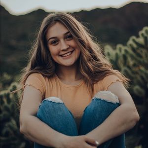 Meet your Posher, Alexis